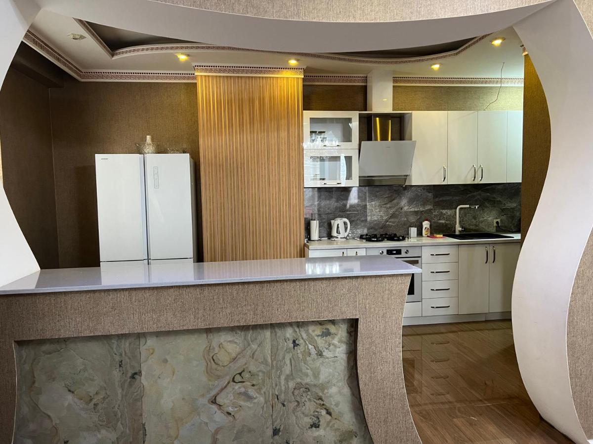 Cosy Apartment In The City Centre ティビリシ エクステリア 写真