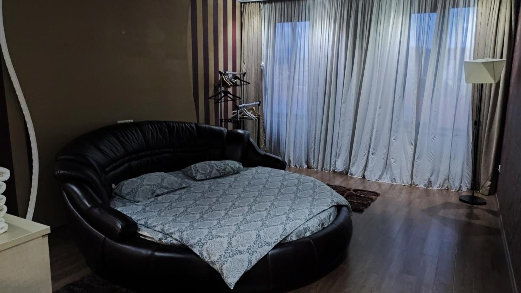 Cosy Apartment In The City Centre ティビリシ エクステリア 写真